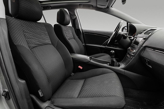 Toyota Avensis 16 of 28