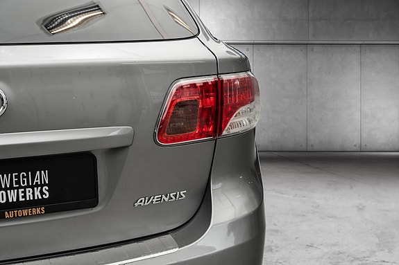 Toyota Avensis 9 of 28