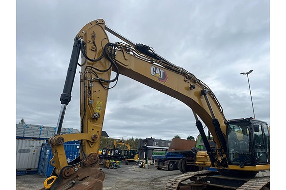 Cat 352 9 of 30
