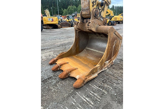 Cat 352 7 of 30