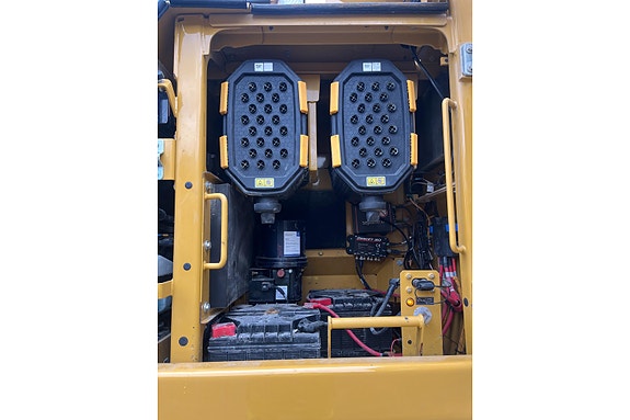 Cat 352 22 of 30
