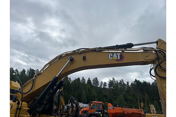 Cat 352 10 of 30