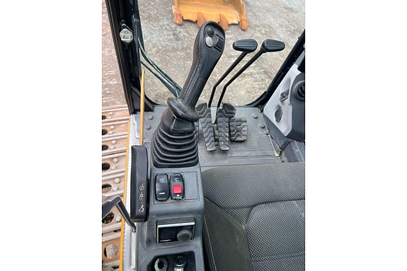 Cat 352 25 of 30