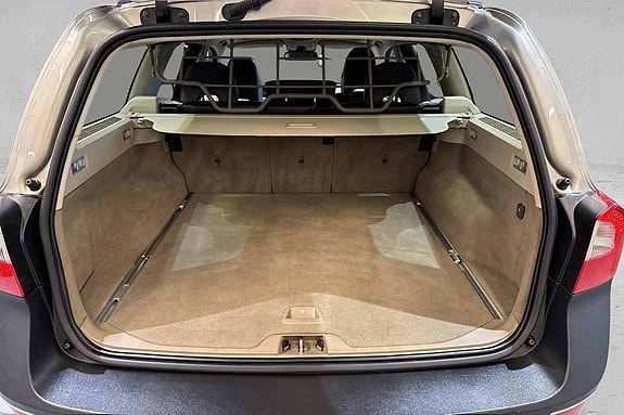 Volvo XC70 22 of 28