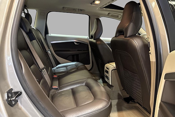 Volvo XC70 20 of 28