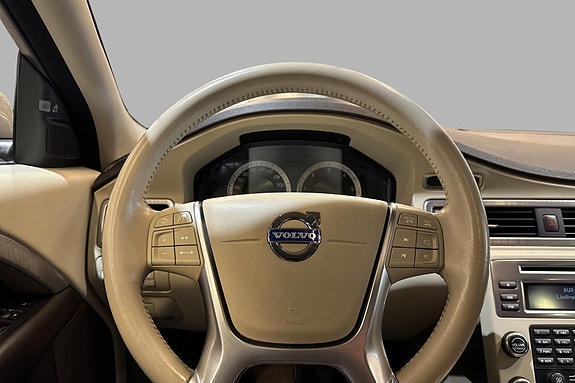 Volvo XC70 13 of 28