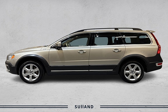 Volvo XC70 2 of 28