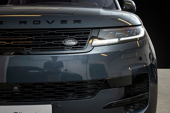 Land Rover Range Rover Sport 3 of 28