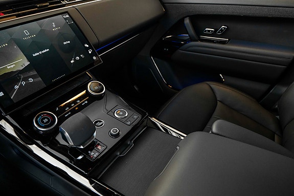 Land Rover Range Rover Sport 16 of 28