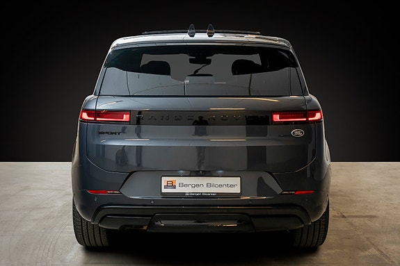 Land Rover Range Rover Sport 8 of 28