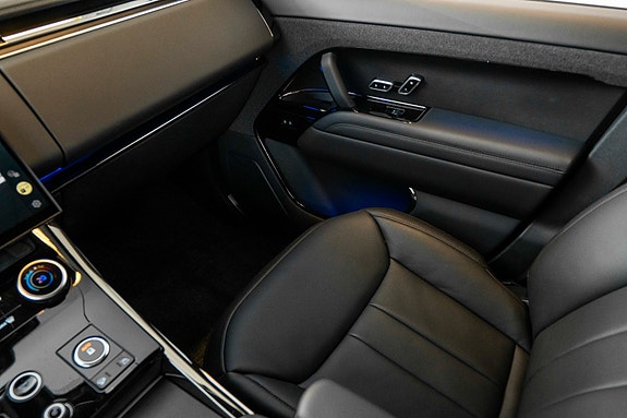 Land Rover Range Rover Sport 24 of 28