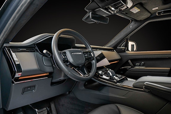 Land Rover Range Rover Sport 9 of 28
