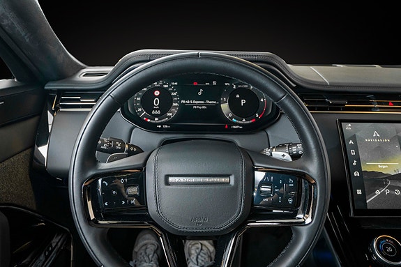 Land Rover Range Rover Sport 12 of 28