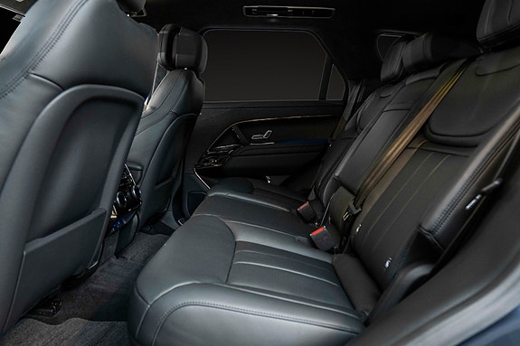 Land Rover Range Rover Sport 26 of 28