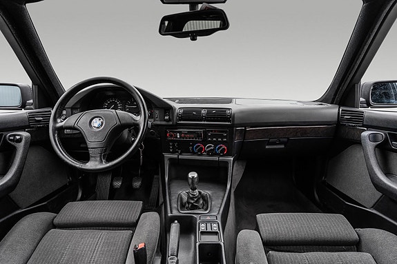 BMW 525i 14 of 30
