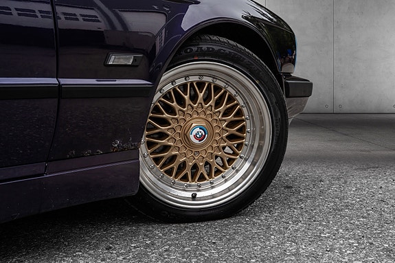 BMW 525i 12 of 30