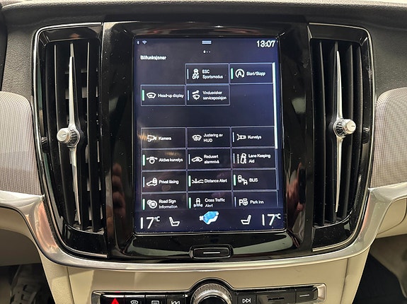 Volvo V90 27 of 30