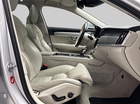 Volvo V90 14 of 30