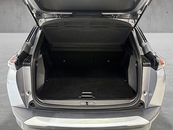 Peugeot e-2008 9 of 18