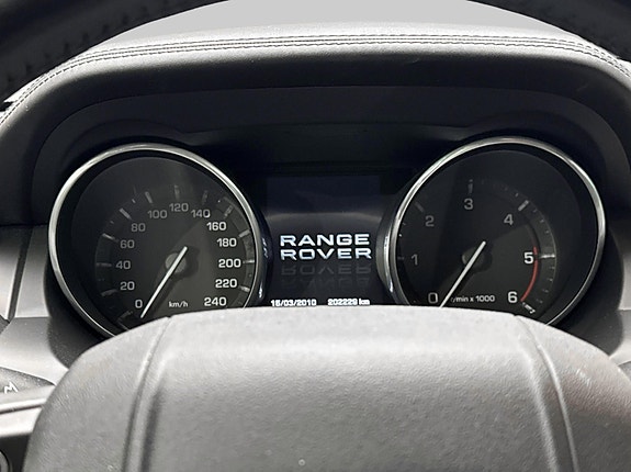 Land Rover Range Rover Evoque 17 of 27