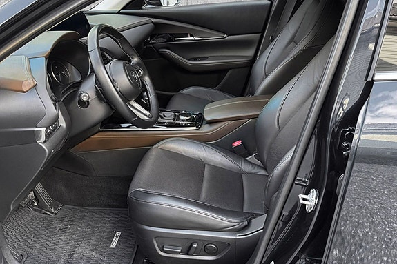 Mazda CX-30 9 of 24