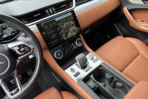 Jaguar F-PACE 5 of 18