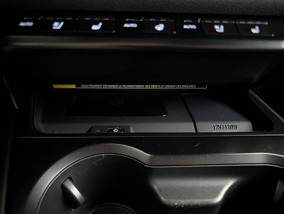 Lexus UX300e 28 of 29