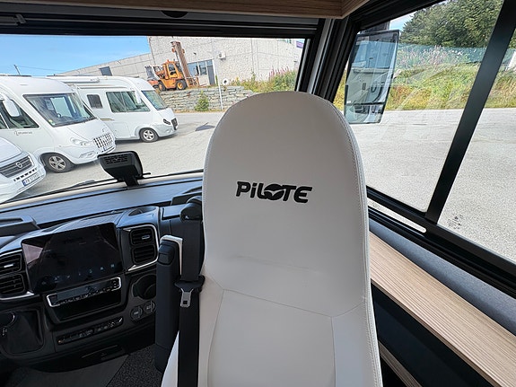 Pilote NYHET for 2027 / G-740 FGJ Evidence 25 of 30