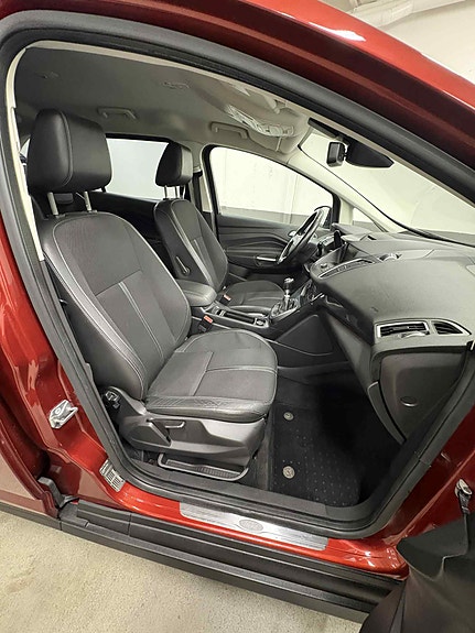 Ford Grand C-MAX 16 of 30