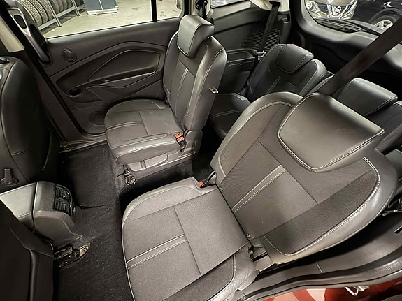 Ford Grand C-MAX 27 of 30
