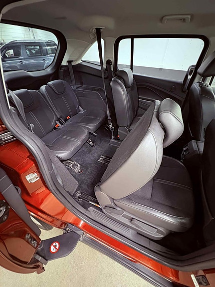 Ford Grand C-MAX 26 of 30