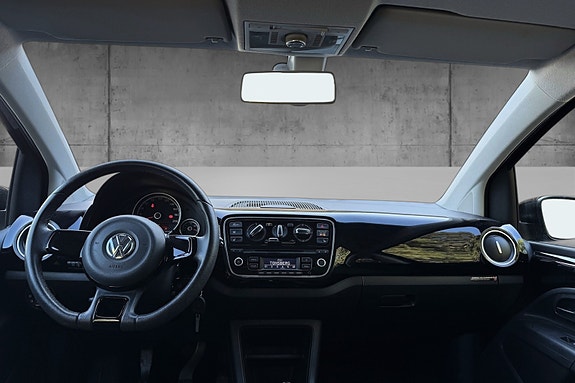 Volkswagen UP! 9 of 12