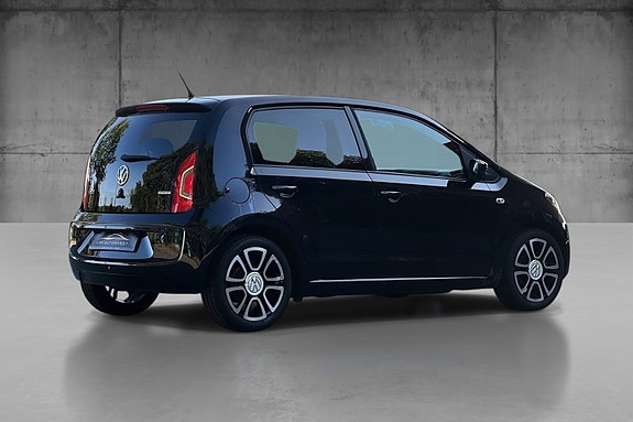 Volkswagen UP! 6 of 12