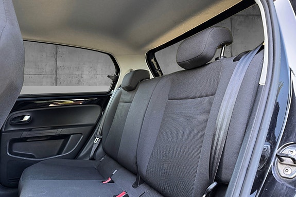 Volkswagen UP! 12 of 12