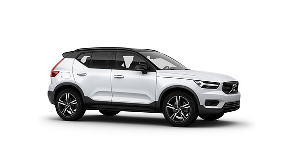 Volvo XC40 2 of 11