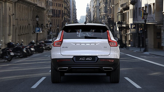 Volvo XC40 6 of 11