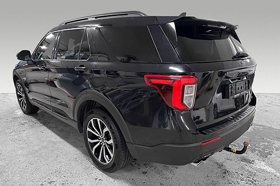 Ford Explorer 2 of 23