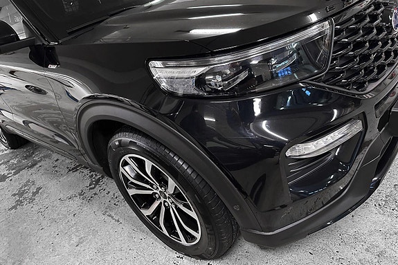 Ford Explorer 20 of 23