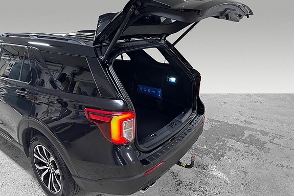 Ford Explorer 16 of 23