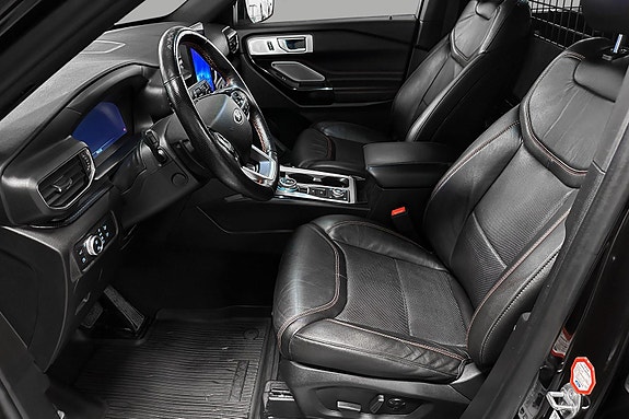 Ford Explorer 3 of 23