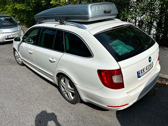 Skoda Superb 11 of 14