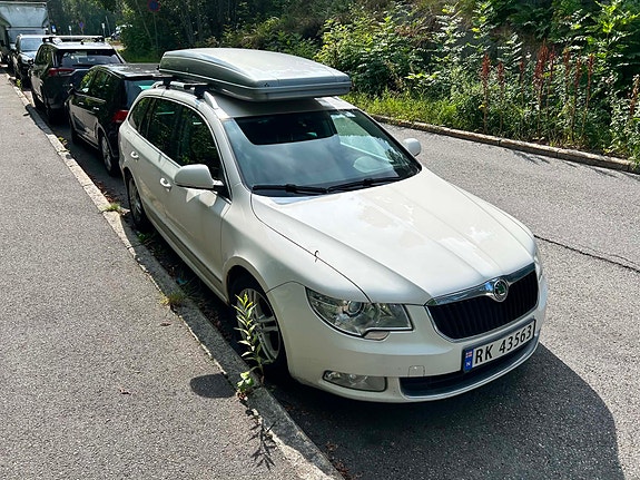 Skoda Superb 8 of 14