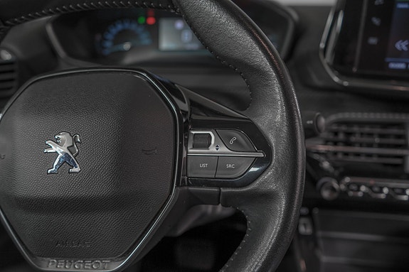 Peugeot e-2008 14 of 20