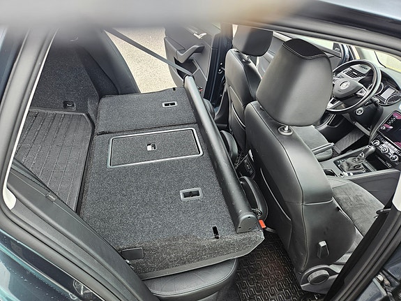 Skoda Octavia Scout 12 of 18