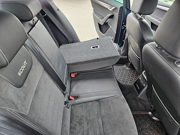 Skoda Octavia Scout 15 of 18