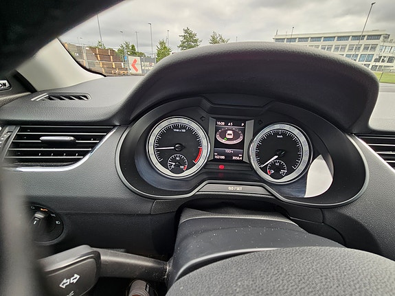 Skoda Octavia Scout 4 of 18