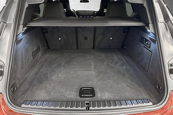 BMW iX 19 of 30