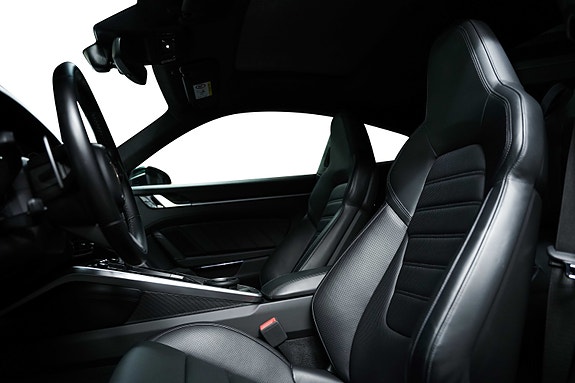 Porsche 911 Turbo S 16 of 30