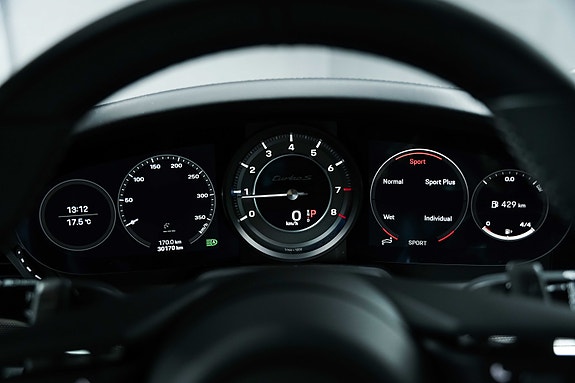 Porsche 911 Turbo S 29 of 30