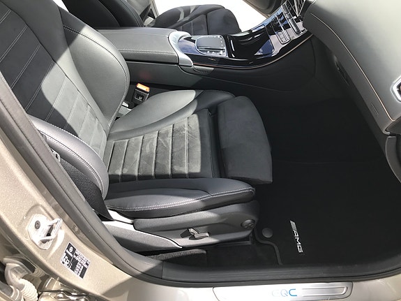 Mercedes-Benz EQC400 16 of 20